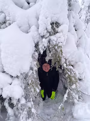 Jussi (ystävällinen TunturiJuristi) lumen keskellä